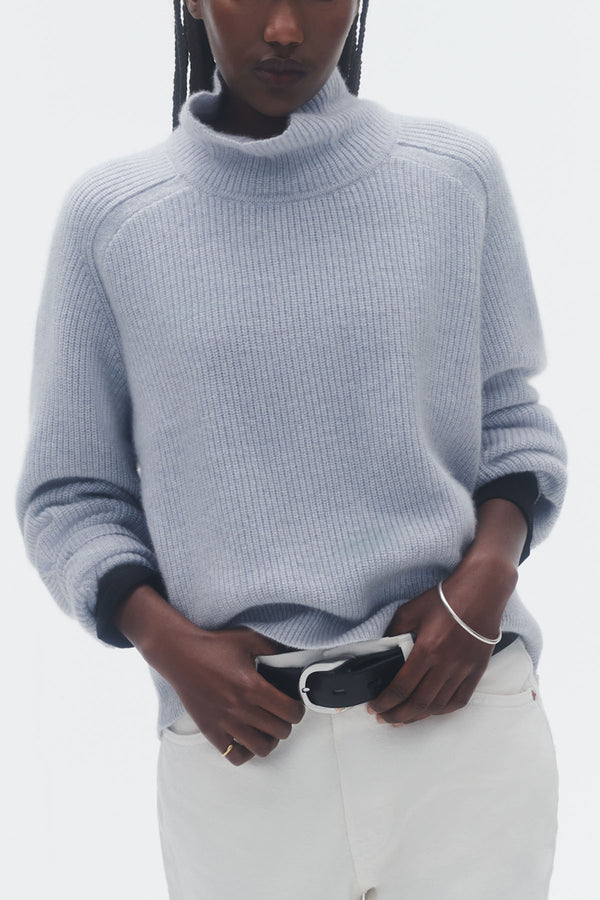 Cropped Rib Turtleneck Pullover in Stone