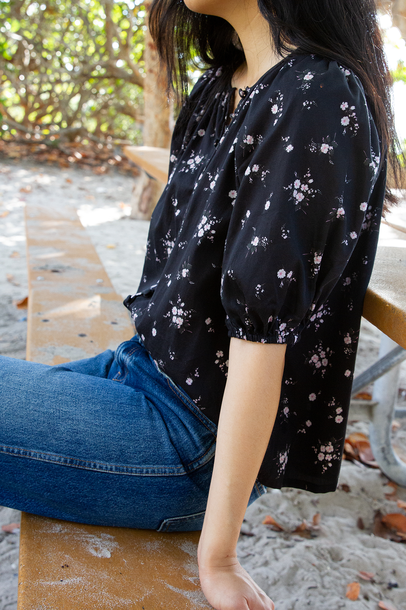 Lily Bouquet Floral Blouse in Black