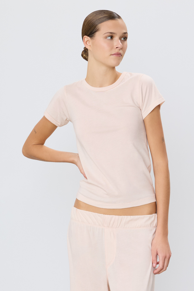 Fitted Crewneck Short Sleeve T-Shirt in Dusty Pink