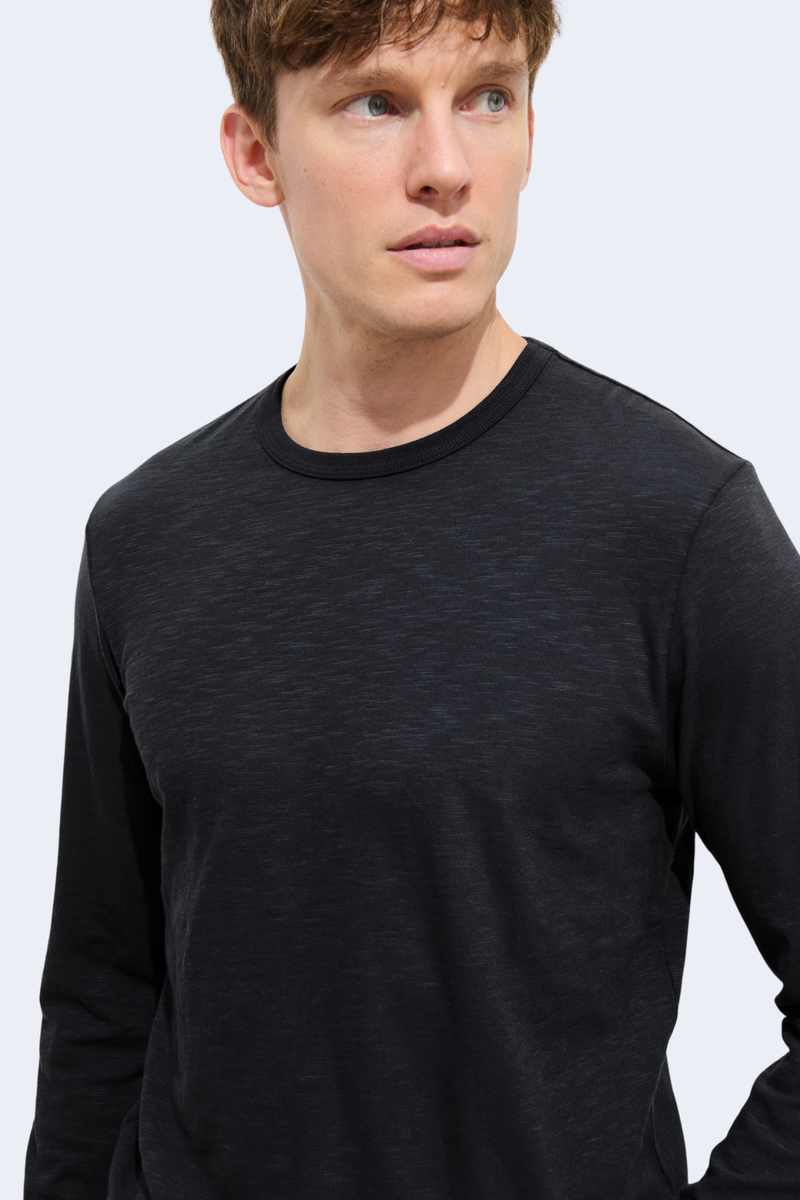 Men's Standard Long-Sleeve T-Shirt In Slub Cotton in Black