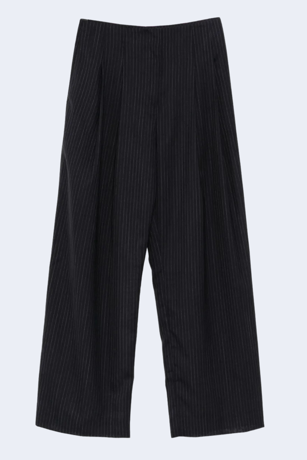 Carries Trouser in Midnight / White