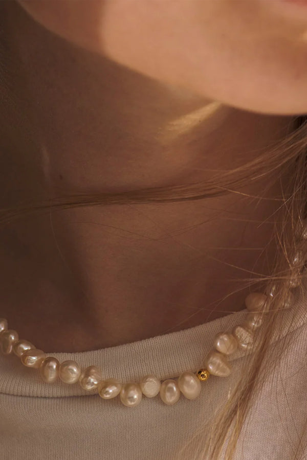 Pearly Drop Necklace in Gold