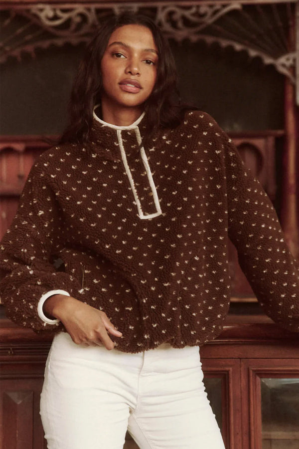 The Countryside Pullover in Hickory W/Cream