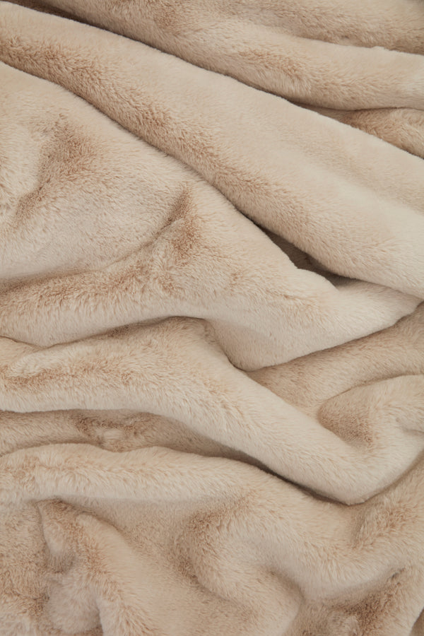 Brady Blanket in Latte