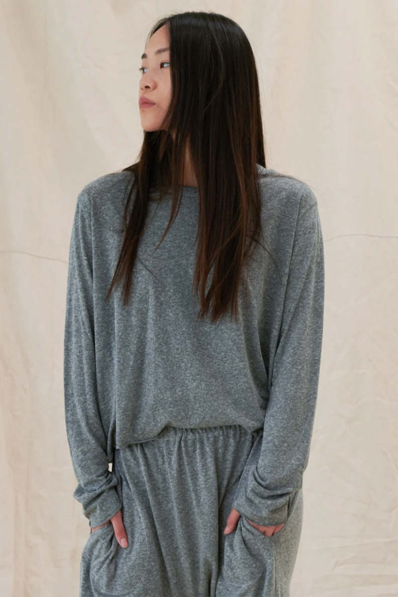The Long Sleeve Crop Tee in Heather Grey