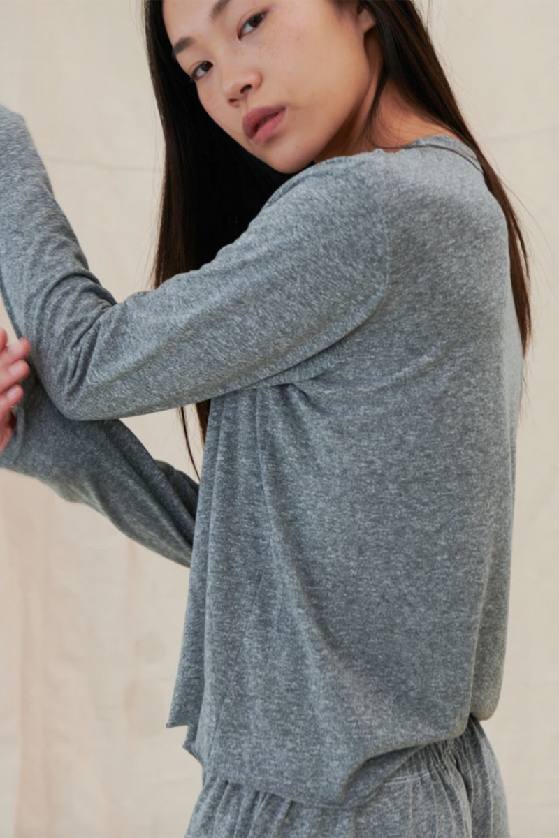 The Long Sleeve Crop Tee in Heather Grey