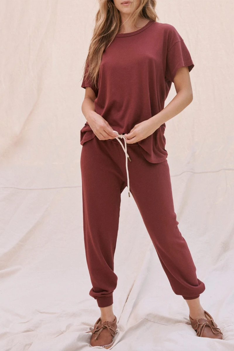 The Cropped Sweatpant in Maroon