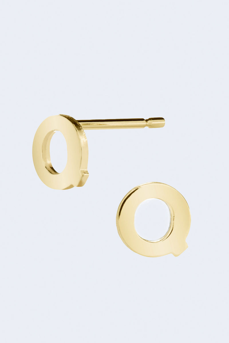 Letter Q Initial Stud Single Earring in Yellow Gold